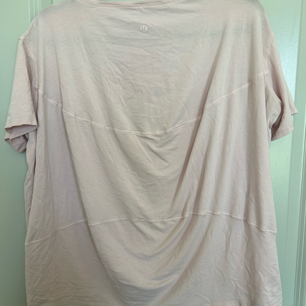 Lululemon Back in Action tee dusty rose - Picture 3 of 9